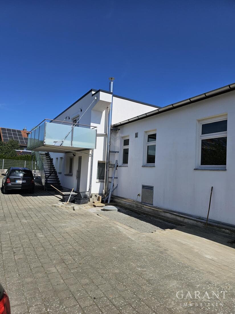 Große Schlosserei mit Wohnung!