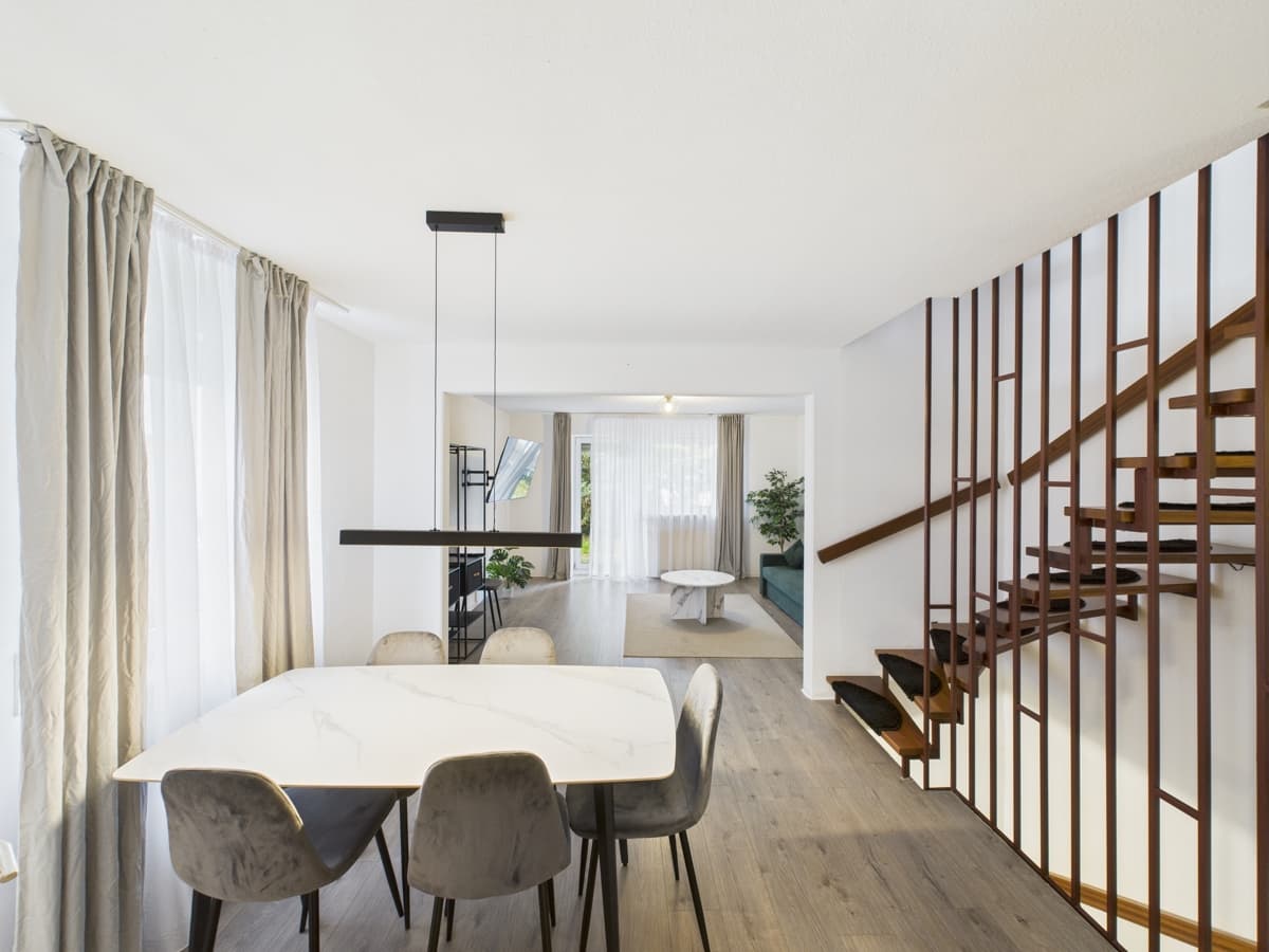 Doppelhaushälfte, 5-6 Zi., Tageslicht-Bad, Einbauküche, Terrasse, Balkon, Garten, Garage, Stellplatz