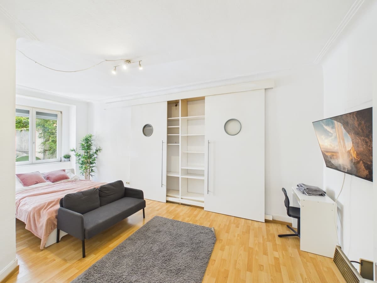 Großzügige 4,5-Zimmer-Altbauwohnung mit viel Potenzial im beliebten Stuttgarter Westen