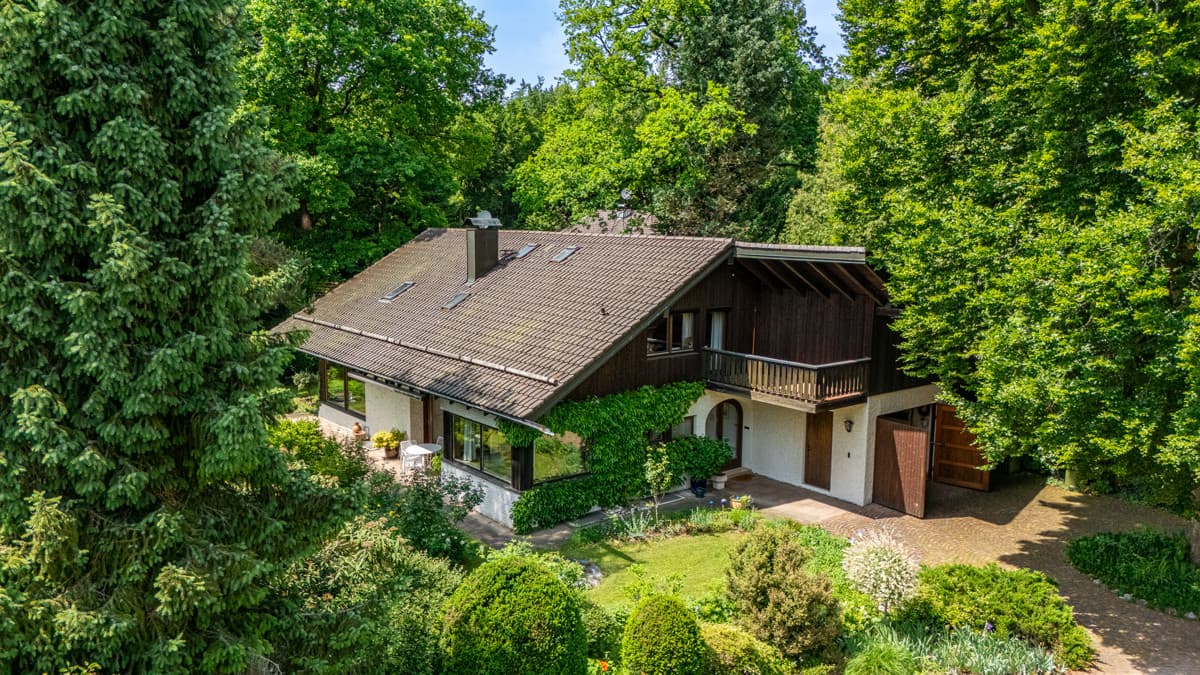 Architektenhaus in grüner Oase