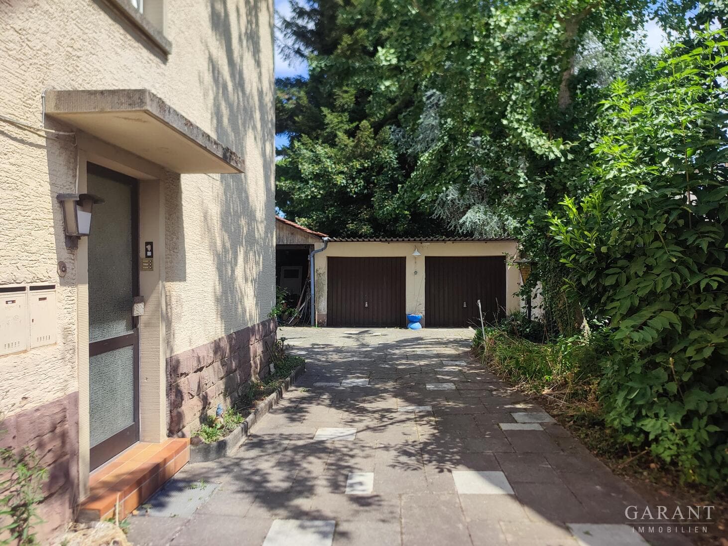 Top Angebot! Dreifamilienhaus zum wohlfühlen mit weiterer Bebauungsmöglichkeit in toller Lage!
