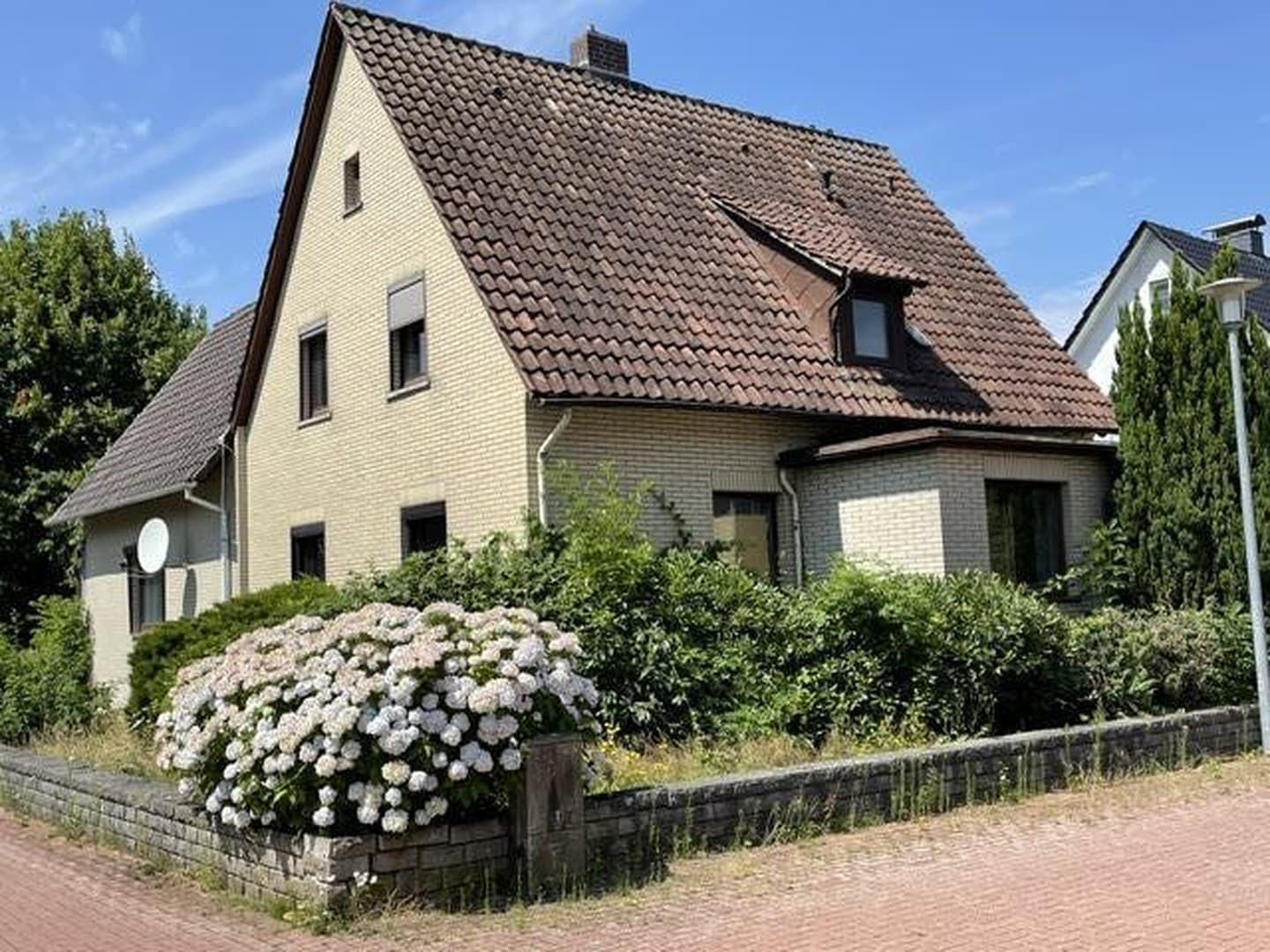 Haus freistehend gute Lage 180 QM Wohnfl 1200 QM Grund Provisionsfrei