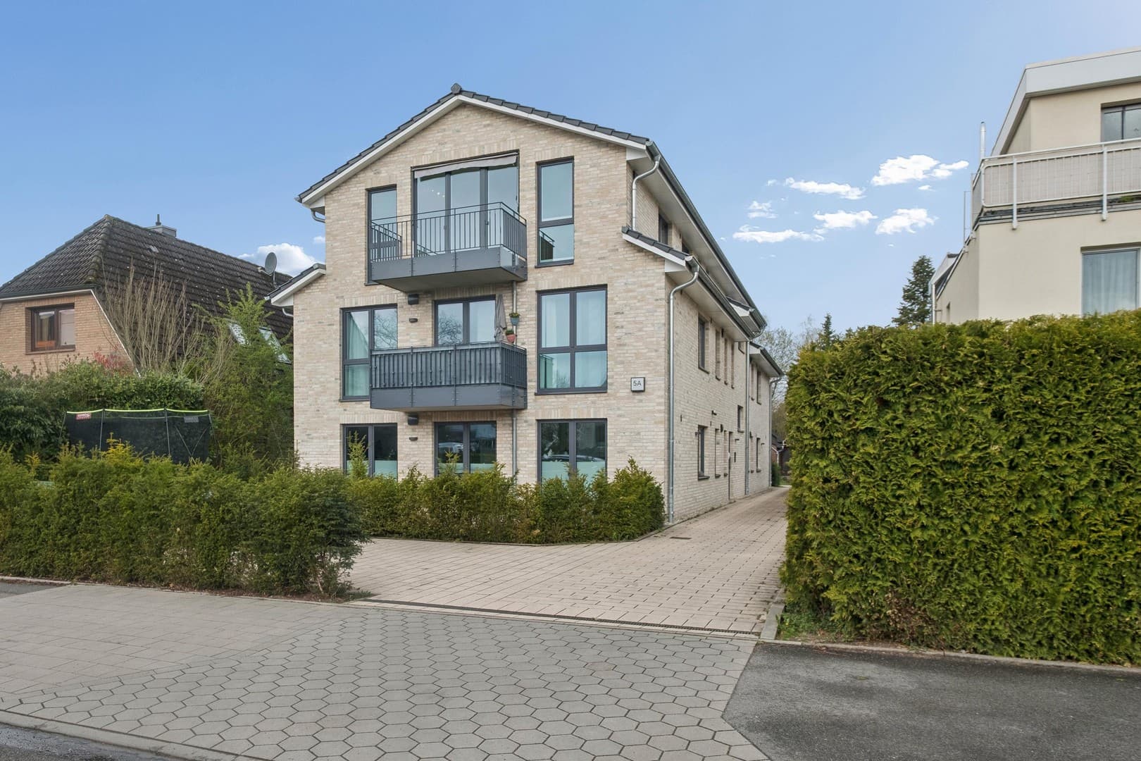 Neuwertige 3 - Zimmer - Balkonwohnung mit erstklassiger Ausstattung in Top - Lage von Meiendorf
