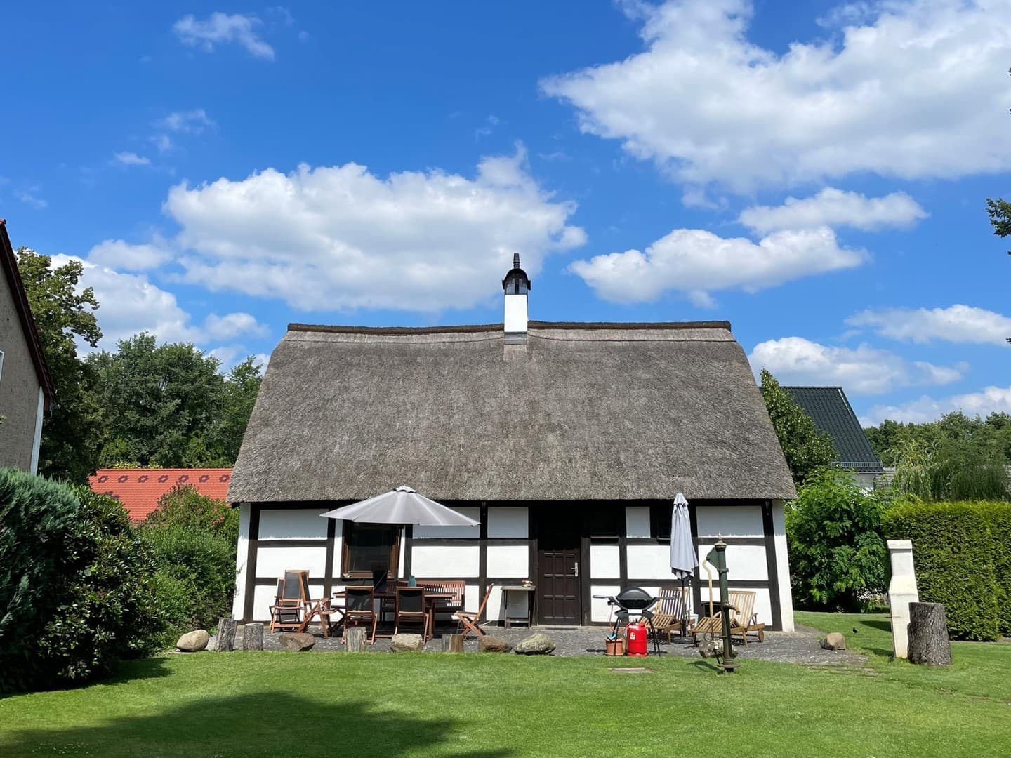PROVISIONSFREI NUR BIS 30.09. - Saniertes Bauernhaus, Scheune und 2.100 m² Grundstück im Naturpark