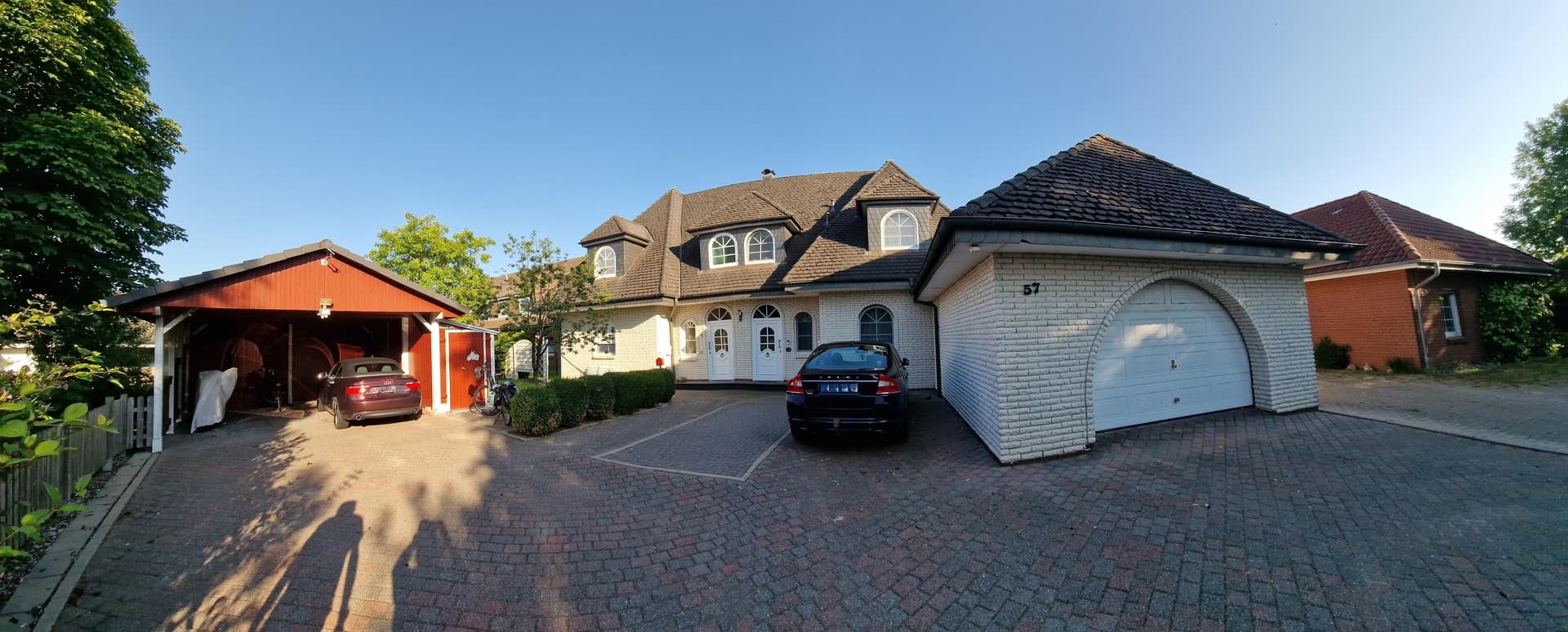 Provisionsfreies, schönes Haus mit Hauptwohnung + 2 Einliegerwohnungen. Mit schönem Garten