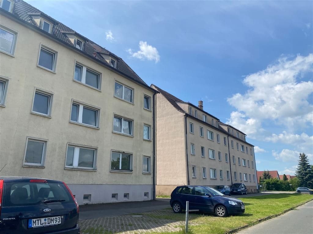 Burkartshain* helle 3 Zimmer-Whg *  Tageslichtbad* sep. Küche* 1.OG* zum Teil neuer Fussboden
