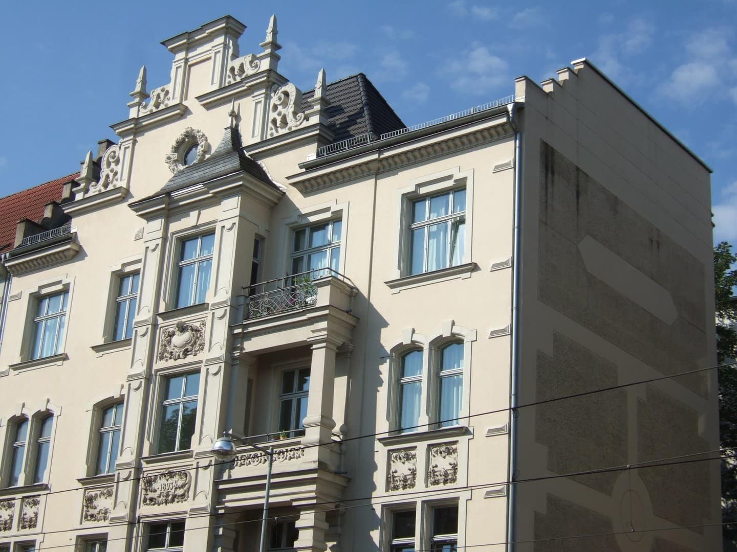Hohe Rendite durch Schönheit - Mehrfamilienhaus in Stil der Neorenaissance - 8 Wohnungen