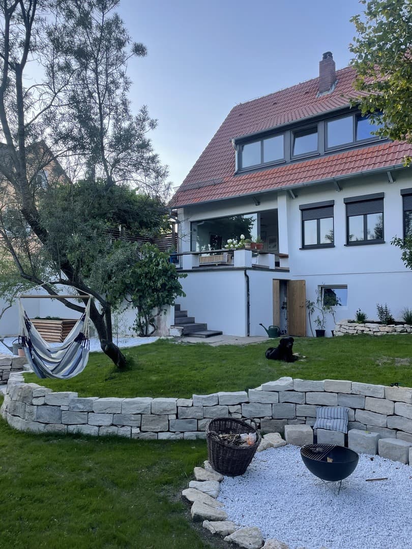 Sonnendurchflutetes Einfamilienhaus mit Garten in ruhiger Wohnlage
