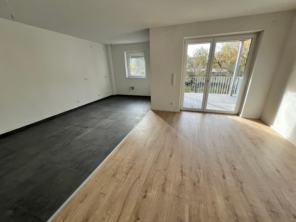 Schöne 2 Zimmer Wohnung mit Personenaufzug und Balkon in Grünheide nahe FLUGHAFEN (BER) und TESLA