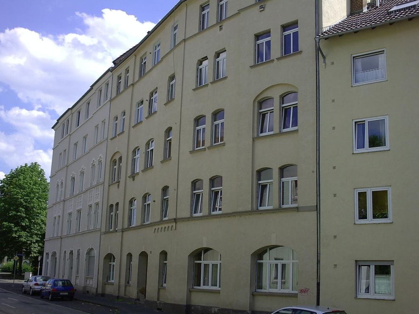 4-5 Zimmer Wohnung mit 110m² im 2.OG in Kassel Miete oder Mietkauf €400+NK