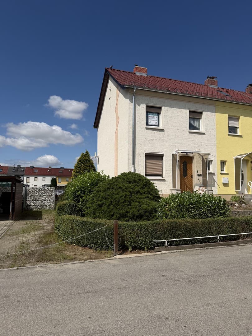 Reihenendhaus, unterkellert mit Nebengelass und Garten