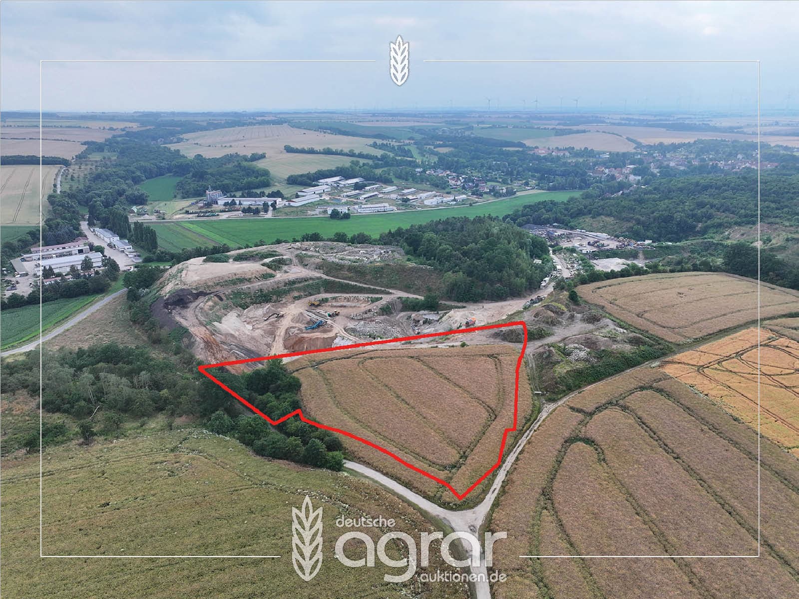 Ertragreiche Ackerfläche mit Wald- und Kiesgrubenanteil (ca. 1,4 ha) zw. Zeitz und Teuchern