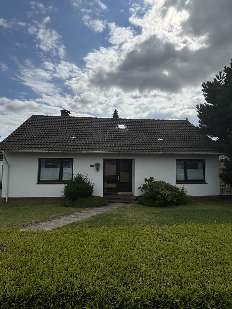 solides Einfamilienhaus an der Elbe