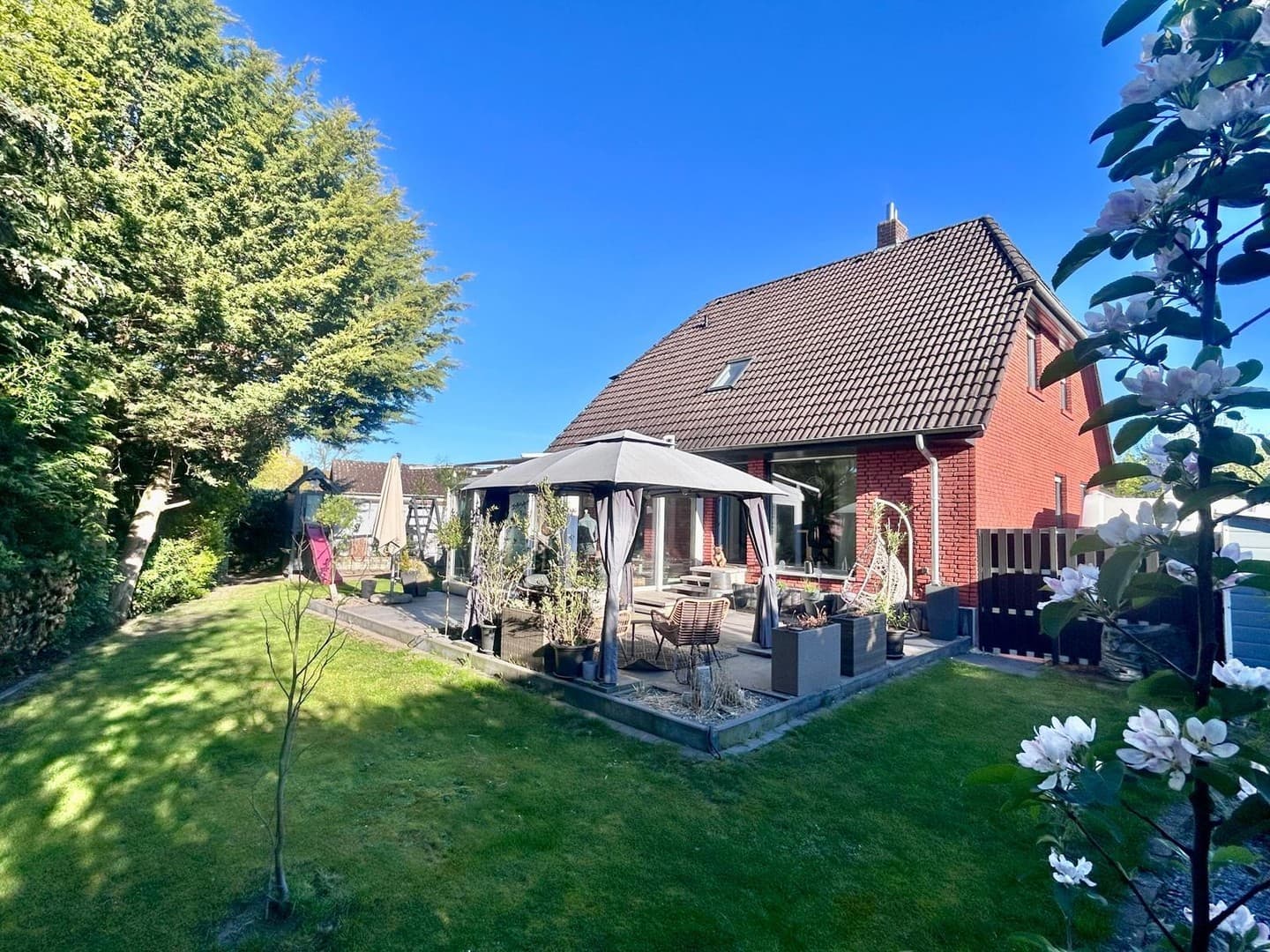 Charmantes Einfamilienhaus in Berenbostel mit Wintergarten