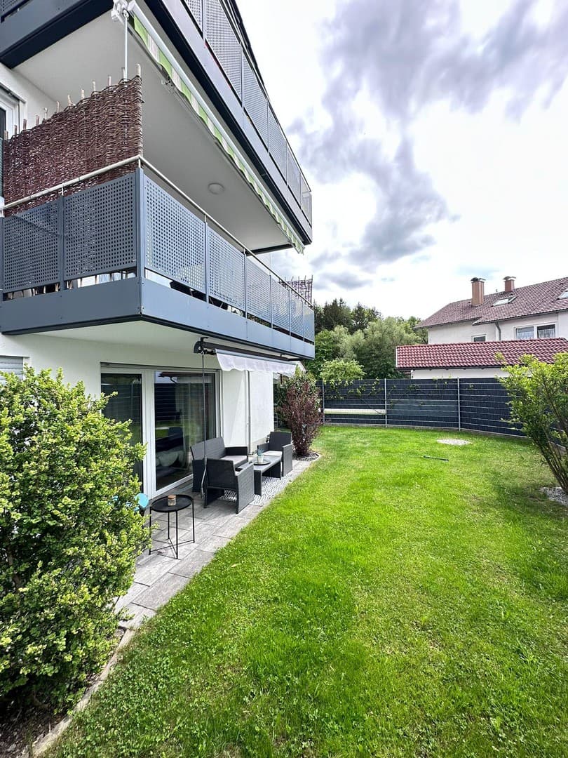 PROVISIONSFREIE moderne 2 Zimmer Erdgeschosswohnung mit Garten, 2 Terrassen & eigener Garage
