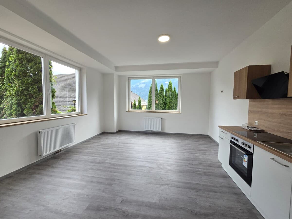 Schöne und neu renovierte Wohnung mit riesiger 115m² Terrasse und Parkplatz in Spittal