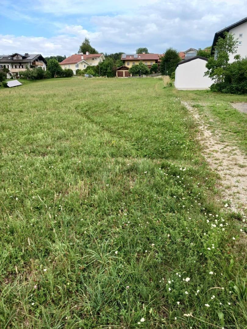 Großzügiges Baugrundstück in begehrter Lage von Soyen – 300 m² oder 600 m² möglich