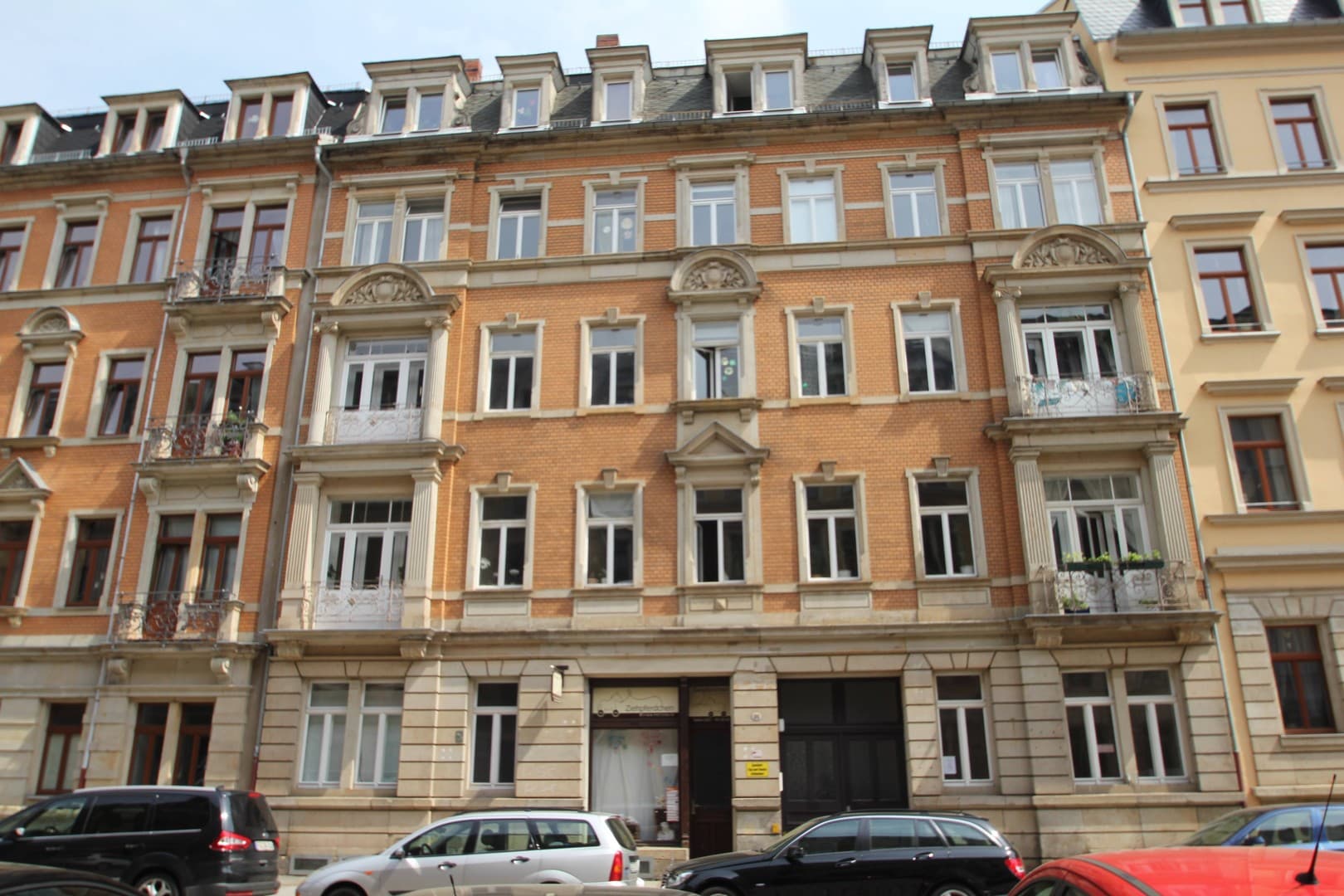 Johannstadt, Nähe Medak, Schöne 4-Raum-Wohnung mit Dielenfußboden und Balkon