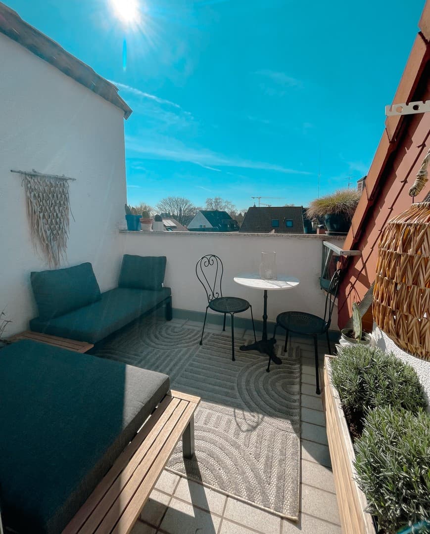 Sorglospaket kaufen: Exklusive Maisonette-DG-Wohnung | 2 Balkone | hochwertige Ausstattung