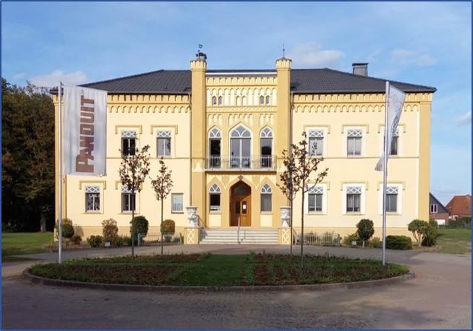 OHNE MAKLER Schloss / Herrenhaus in Brahlstorf Ein wunderschönes Objekt Miet- und Geschäftshaus