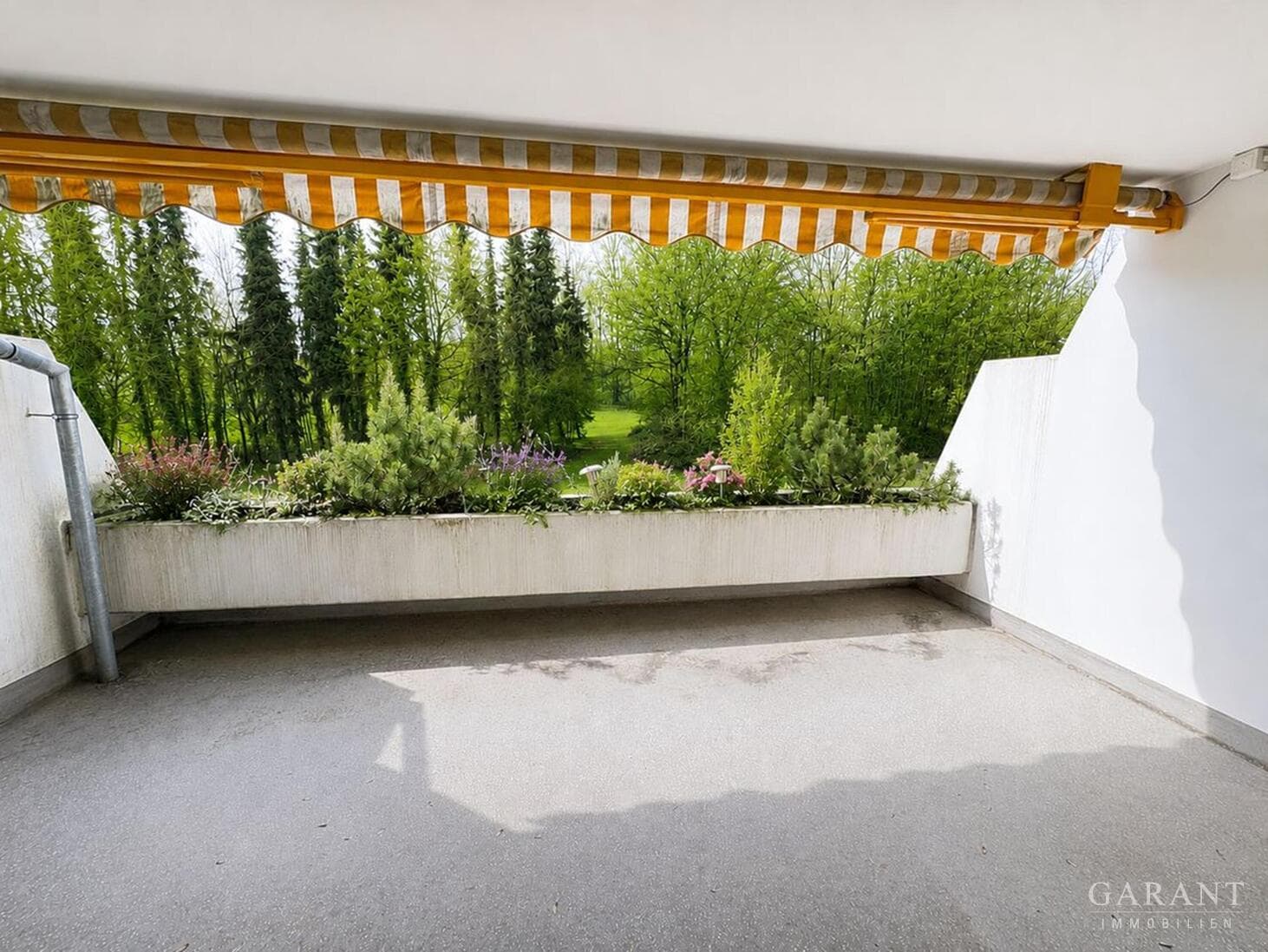 Lichtdurchflutete 3 Zimmer-Wohnung mit zwei sonnigen Westbalkonen und Potenzial für modernes Wohnen