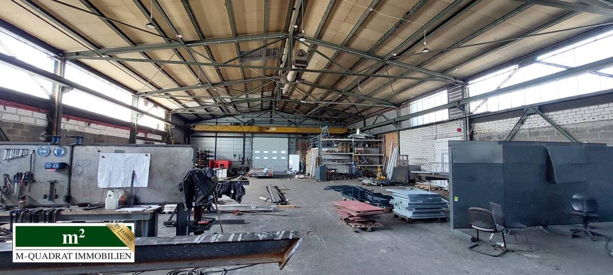 600 m2 Gewerbehalle mit großem Einfahrtstor in zentraler Lage von Sprockhövel