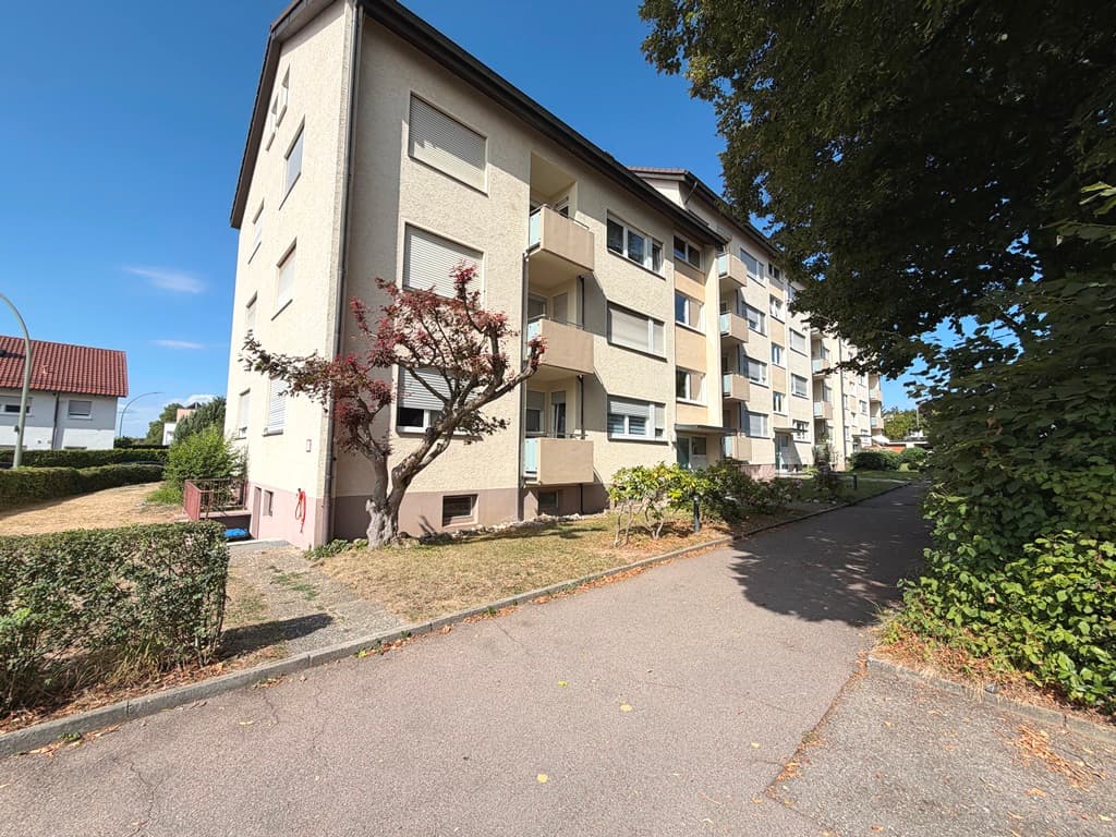 "108 m² Wohnkomfort: Attraktive 4-Zimmer-Wohnung am Sonnenberg in Rechberghausen"