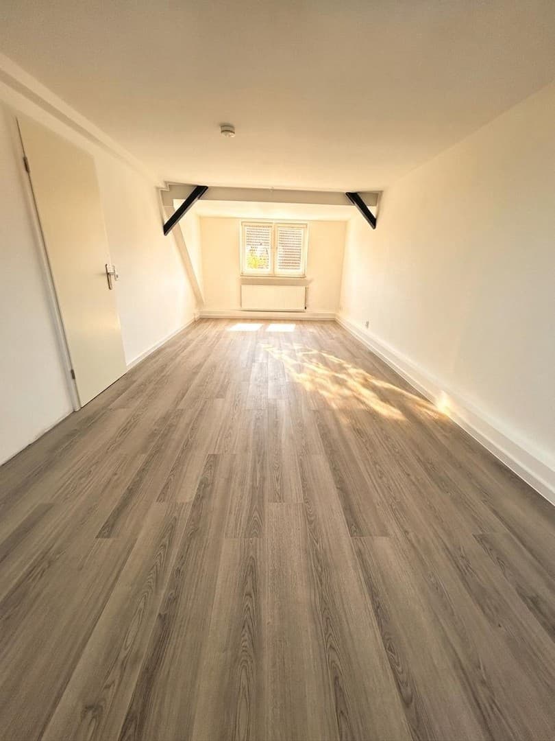 1. Monat MIETFREI - Frisch sanierte und kühle 2-Zimmer-Wohnung mit optionaler Einbauküche