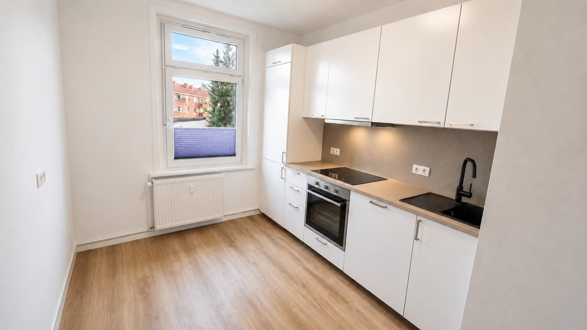 Freie sanierte 2-Zimmer-Wohnung in Lübeck – Kronsforder Allee