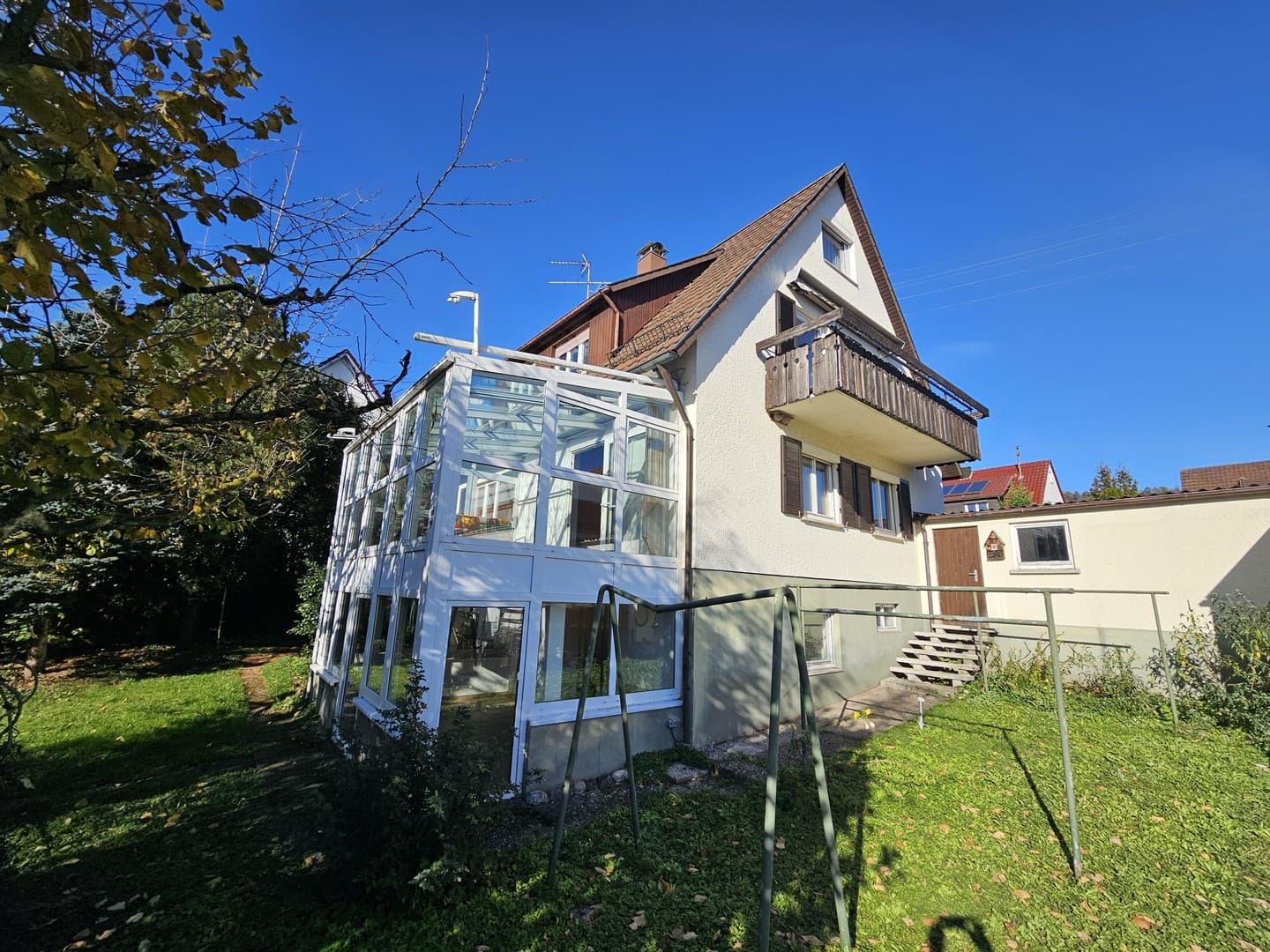 Plüderhausen: Ursprüngliches Zweifamilienhaus mit großem Garten und sehr guter Lage