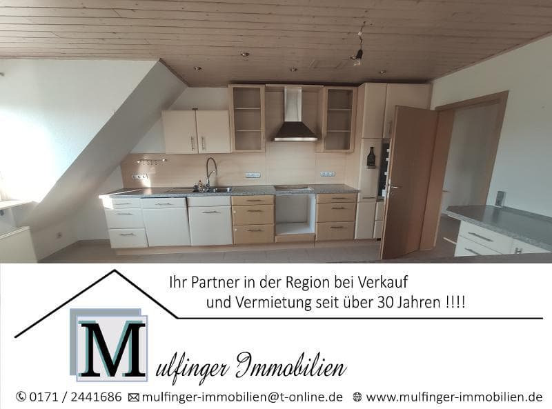 Große Maisonette mit Klimaanlagen (aktuell in 2 Wohnungen unterteilt) mit 2 Balkonen, 2 Einbauküchen und 2 Stellplätzen