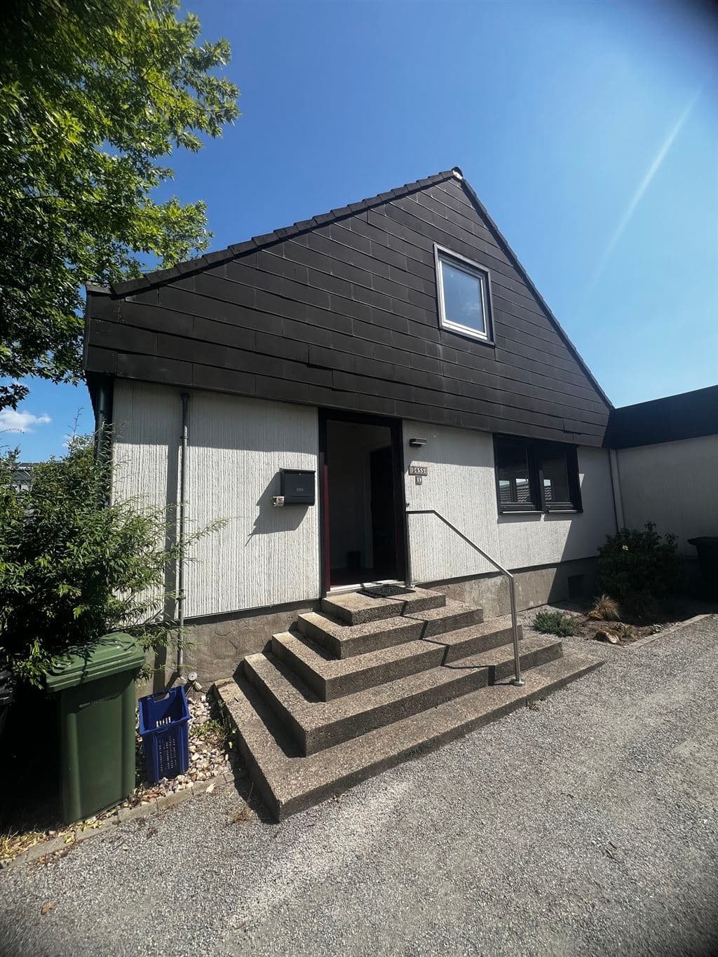 Wunderschönes großzügig aufgeteilt und lichtdurchflutetes Einfamilienhaus in beliebter Lage von Mauer zu verkaufen !