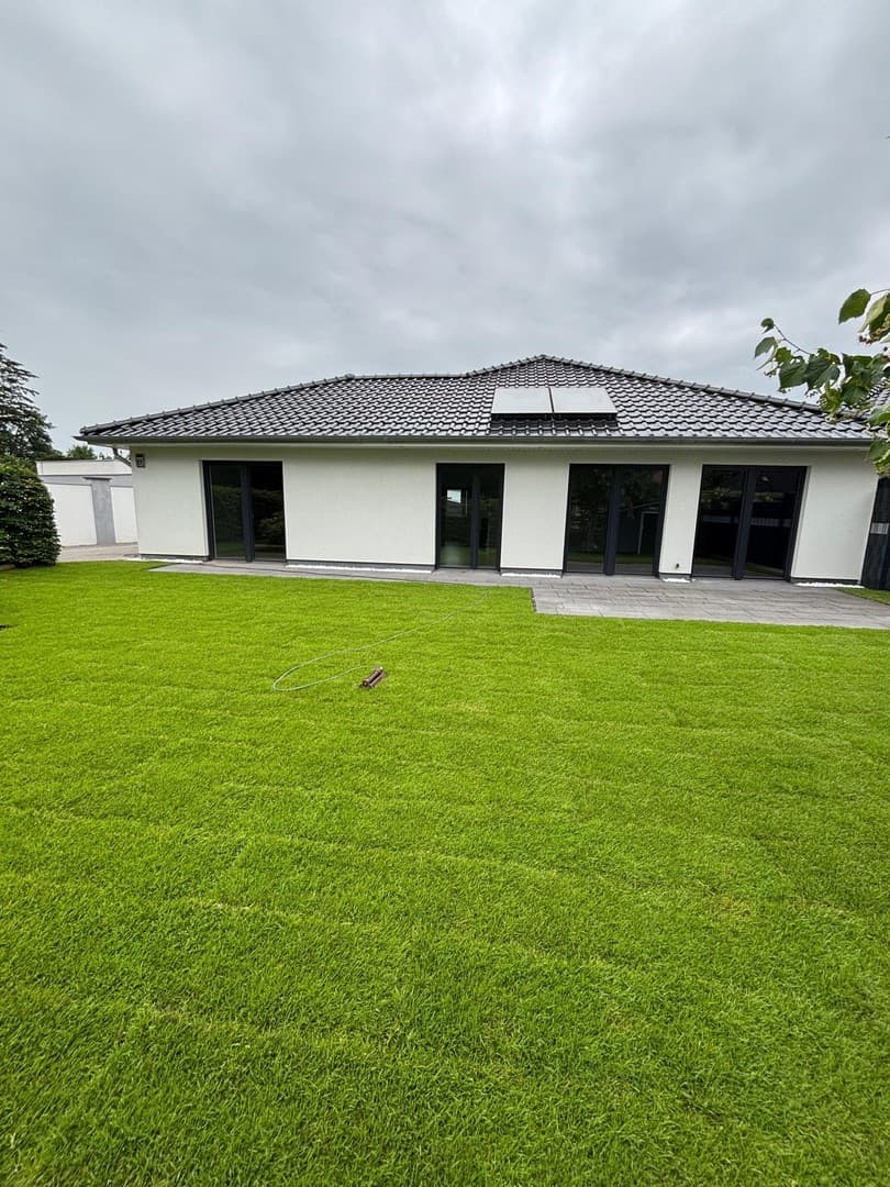 Einfamilienhaus, Bungalow 2019 neuwertig in schöner Lage