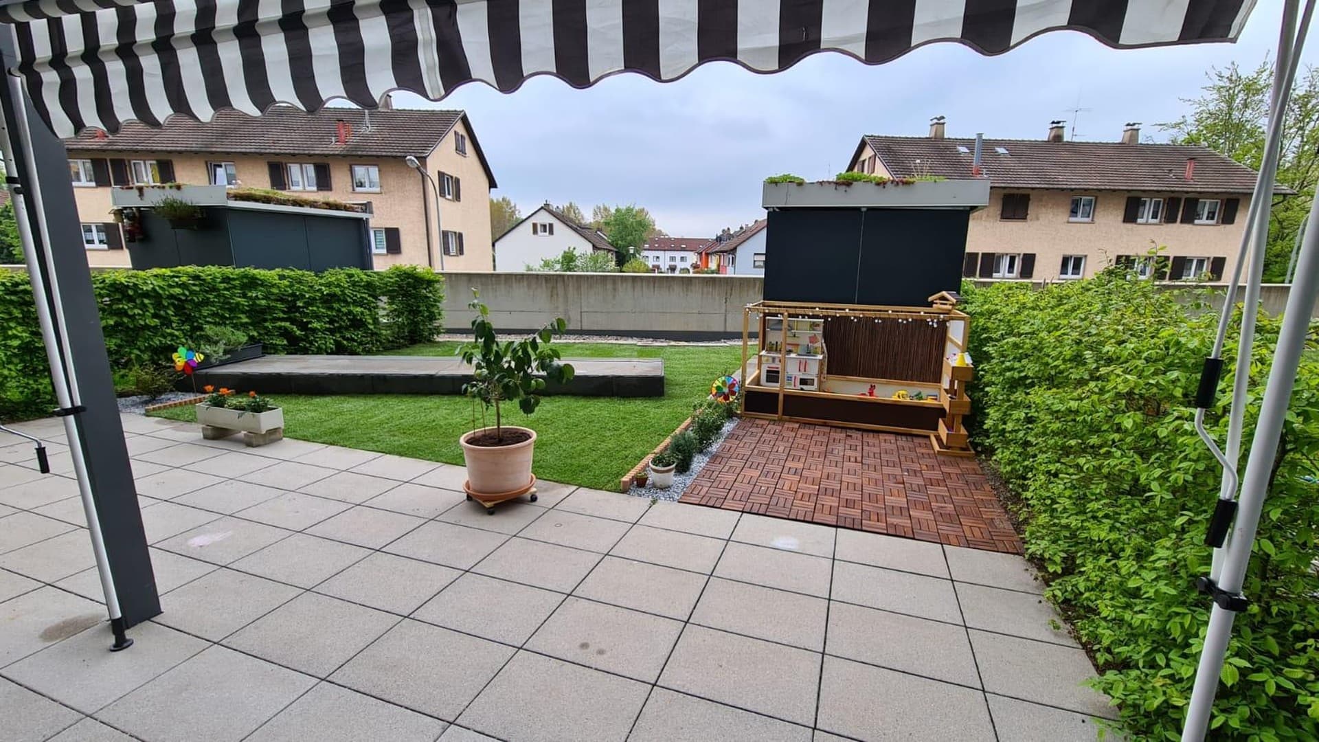 4 Zimmer EG großer Gartenanteil Frei 1.10.26