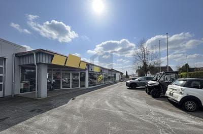 REPRÄSENTATIV, SICHTBAR AN HAUPTSTRASSE