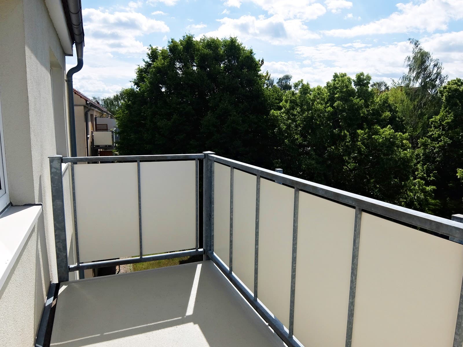 3-Zimmer-Wohnung mit Dusche und Balkon