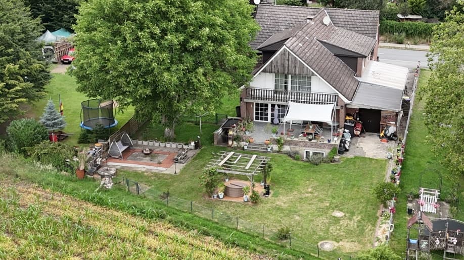Handwerkerhaus mit Einliegerwohnung und großem Garten