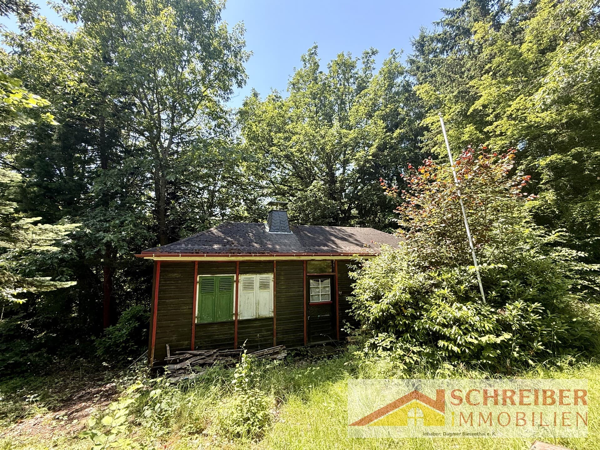 Wochenendhaus mit Grundstück in der Nähe von Siegen