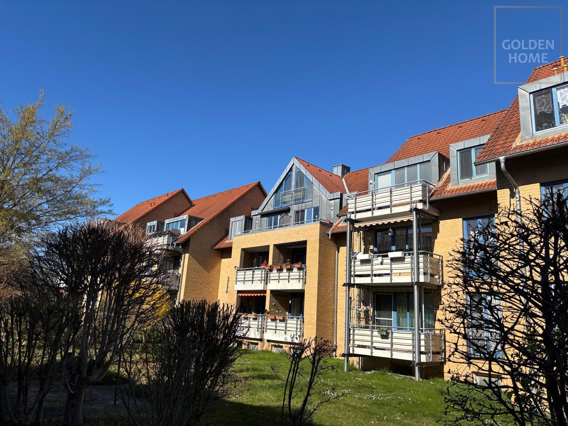 Dachgeschoß - Wohnung mit Klimaanlage in grüner Wohnlage !!