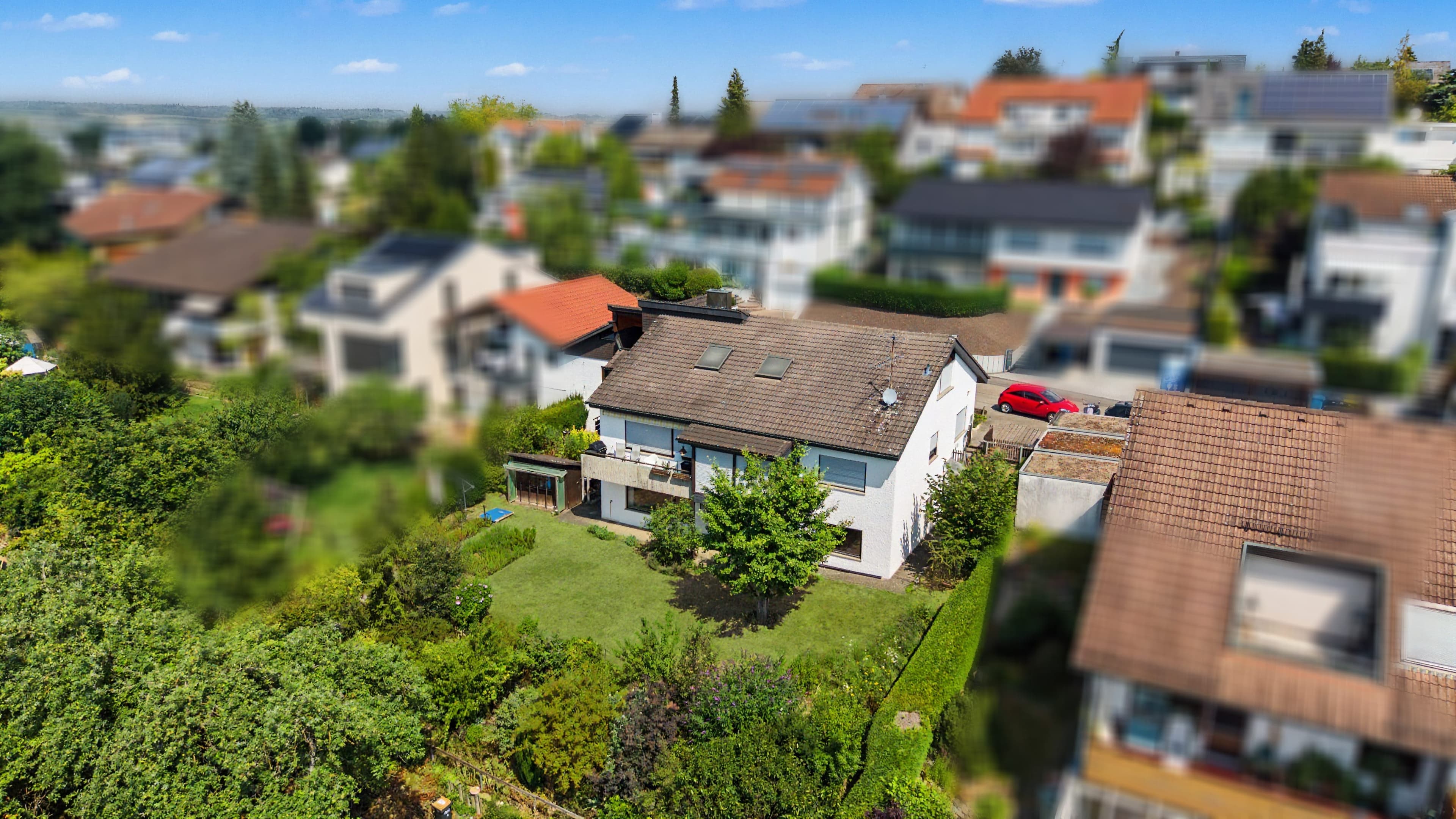 Traumlage! Familienhaus mit zwei Einliegerwohnungen