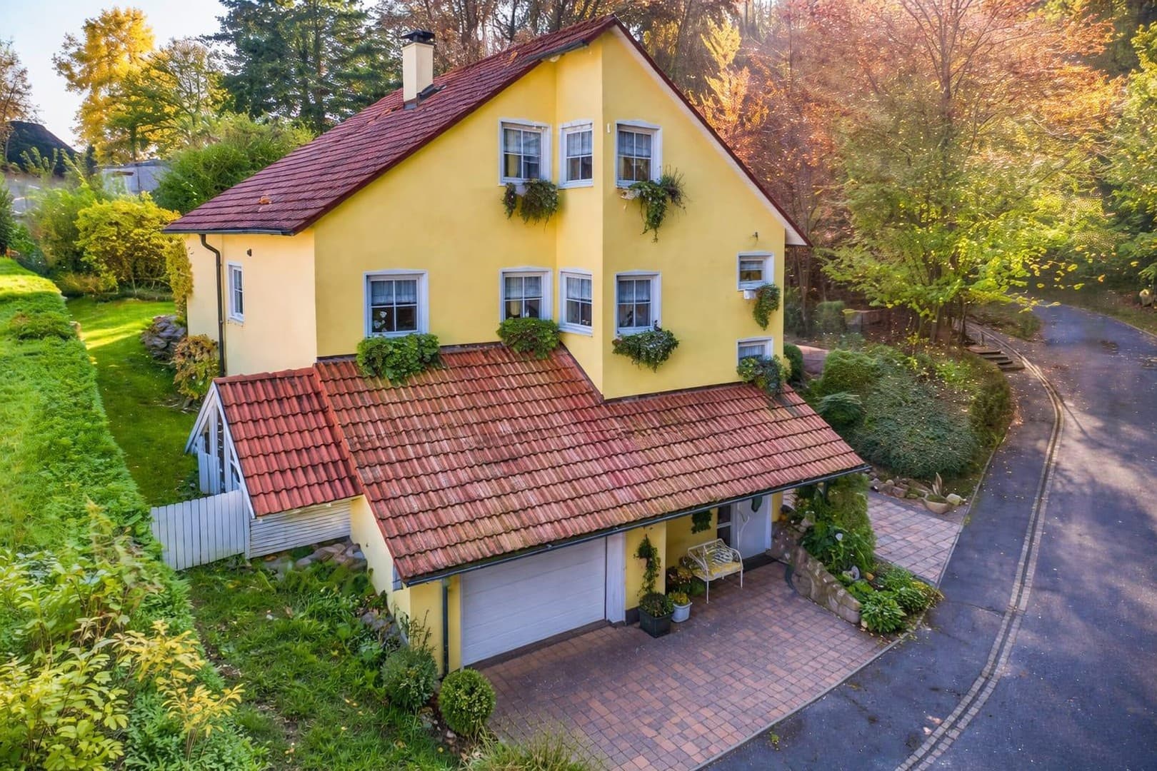 Jetzt reduziert!!!!! Haus/Pool-Oase & Wasserfall – umfassend modernisiert + neuer Heizung Dez.25