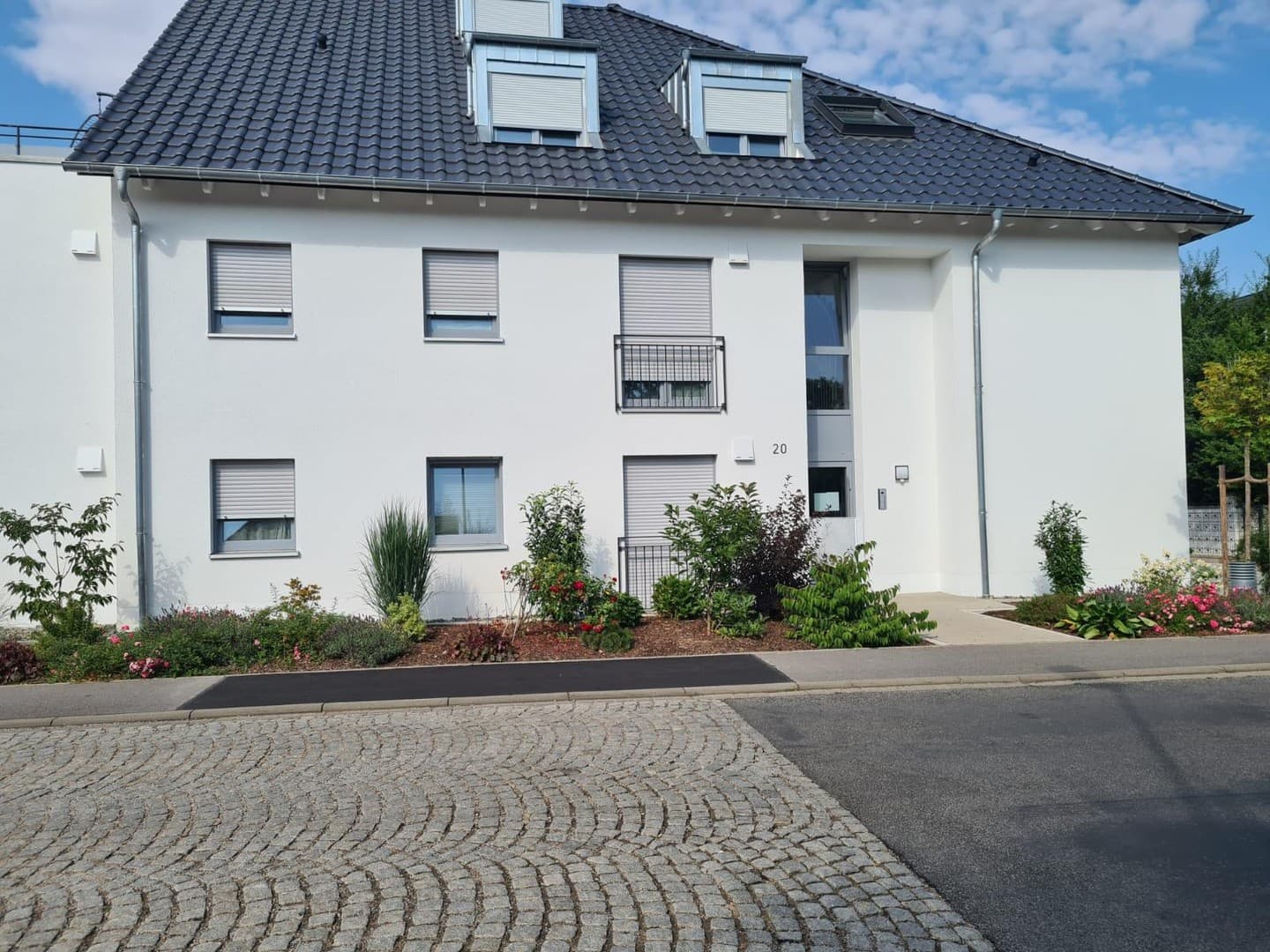 Moderne 3-Zimmer Wohnung mit großer Dachterrasse
