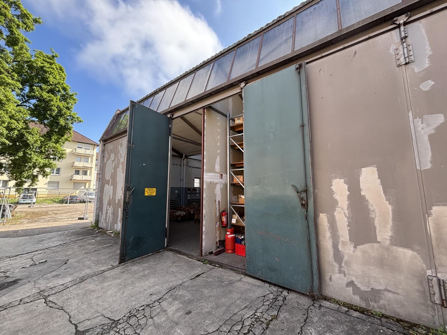 Gewerbe- / Lagerhalle in zentraler Lage