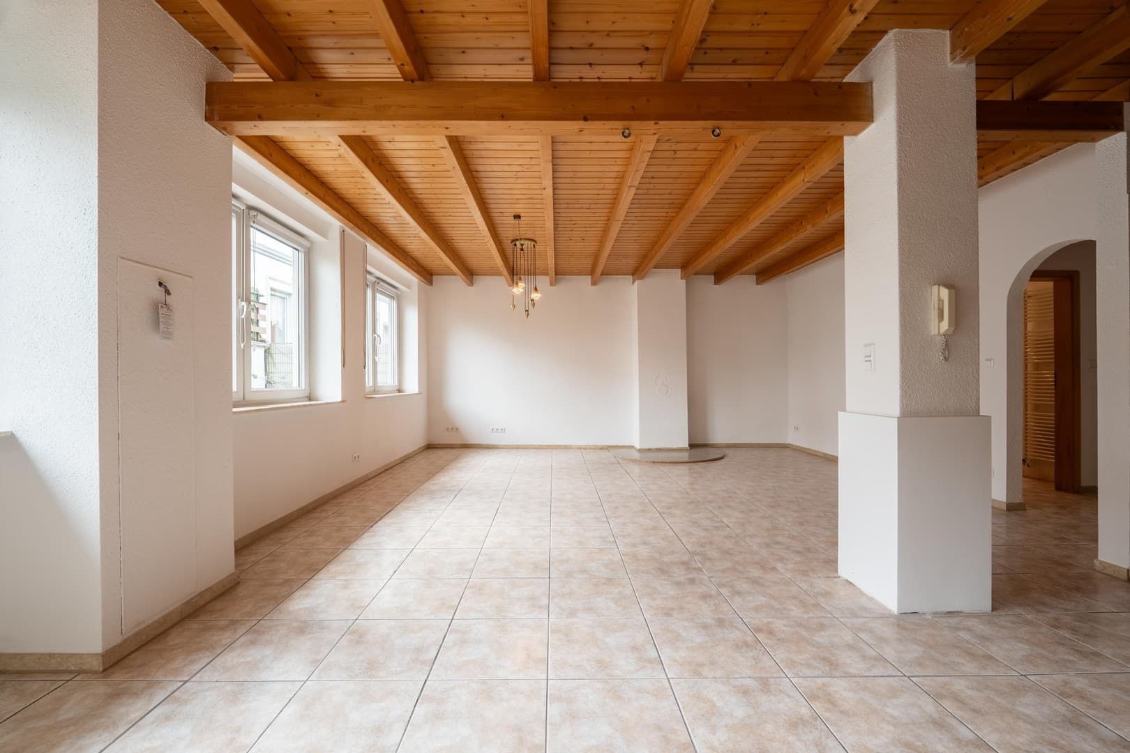 Kirchhain- Innenstadt Zentral - Frisch renoviertes Wohnhaus !