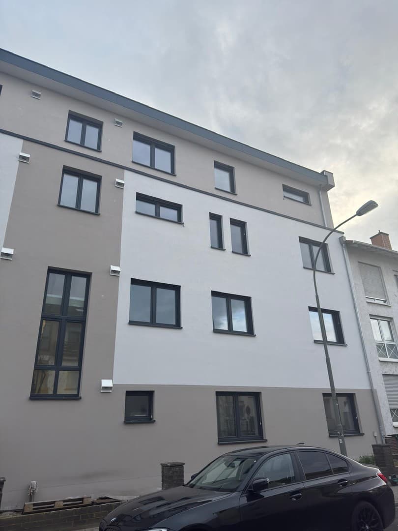 Lichtdurchflutete, moderne 3-Zi-Wohnung mit EBK, Balkon und Gäste-WC - Energieeffizienzklasse A+
