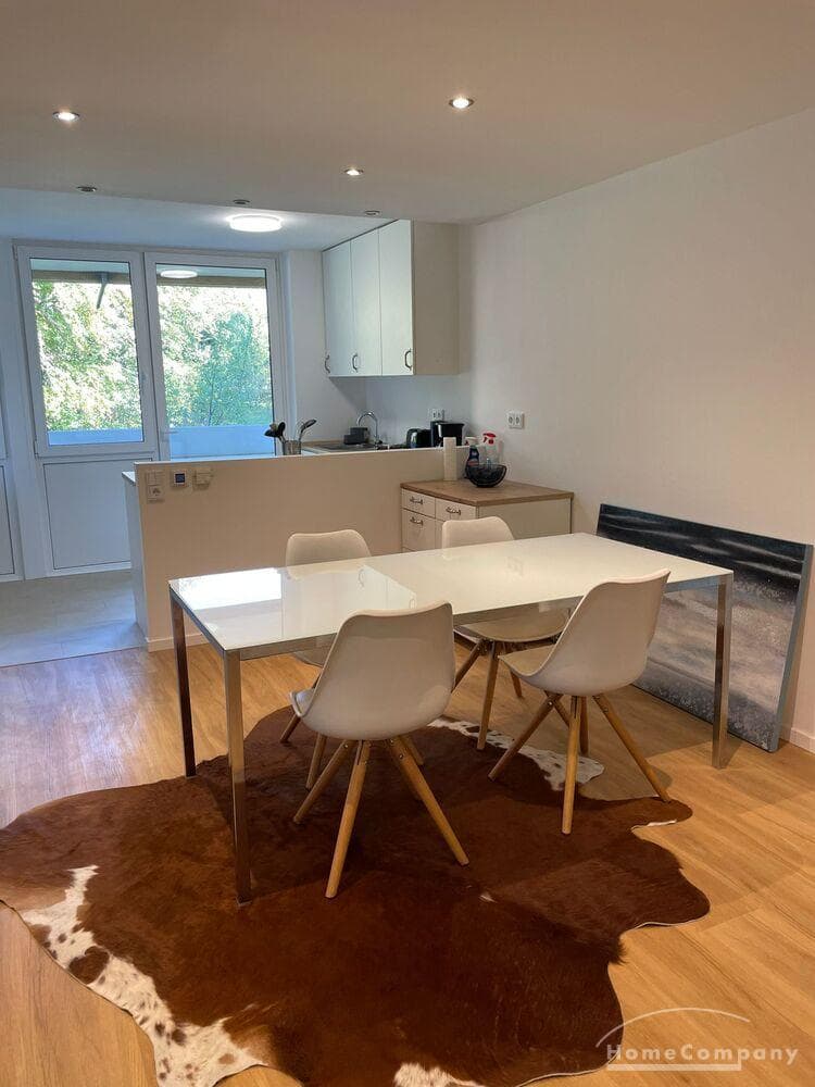 4,5-Zimmer-Wohnung mit Balkon in Oberföhring