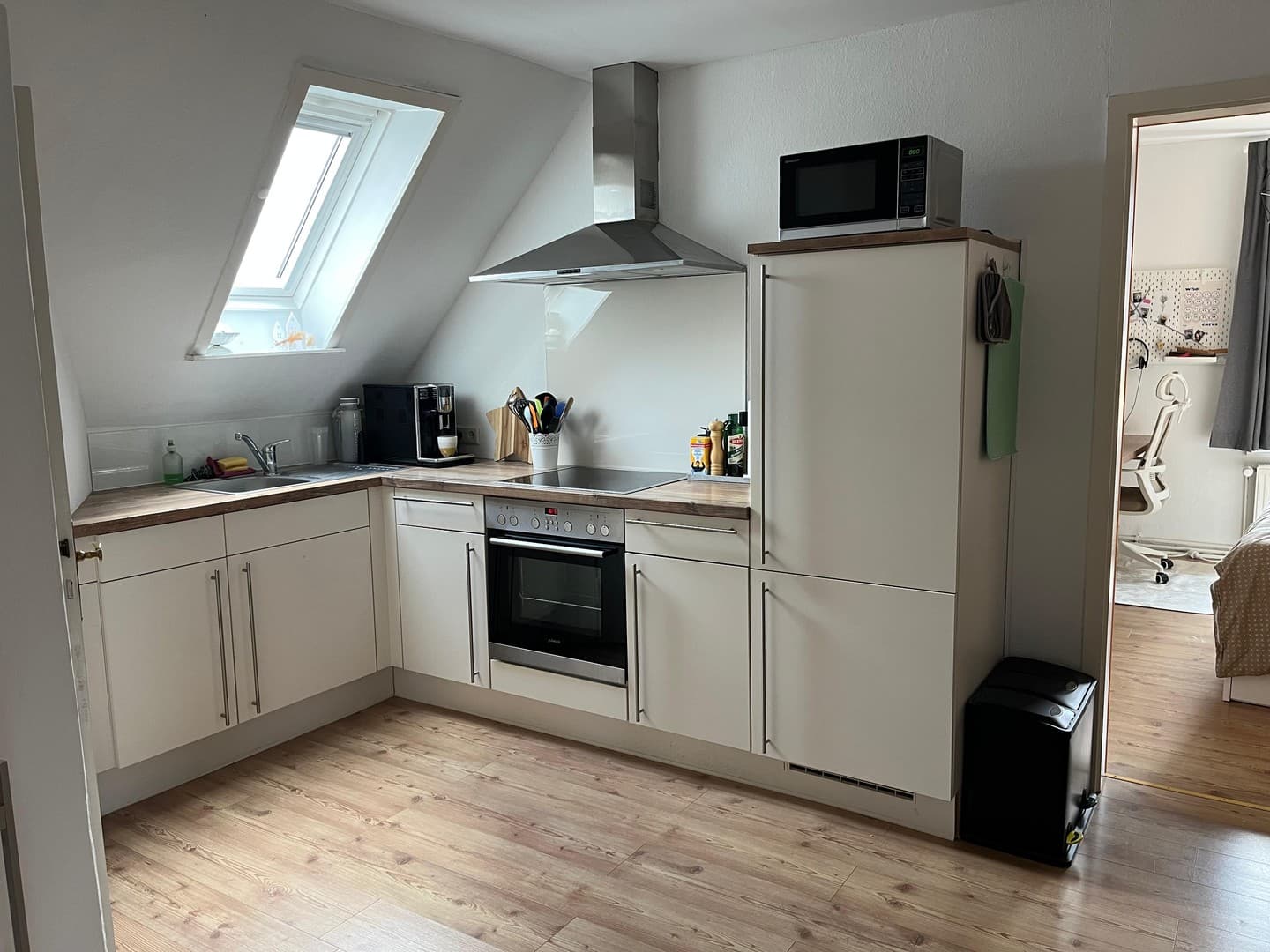 hyggelige Turmzimmer Wohnung mitten in der Altstadt. 2,5 Zi ** neue Fenster ** historischer Altbau