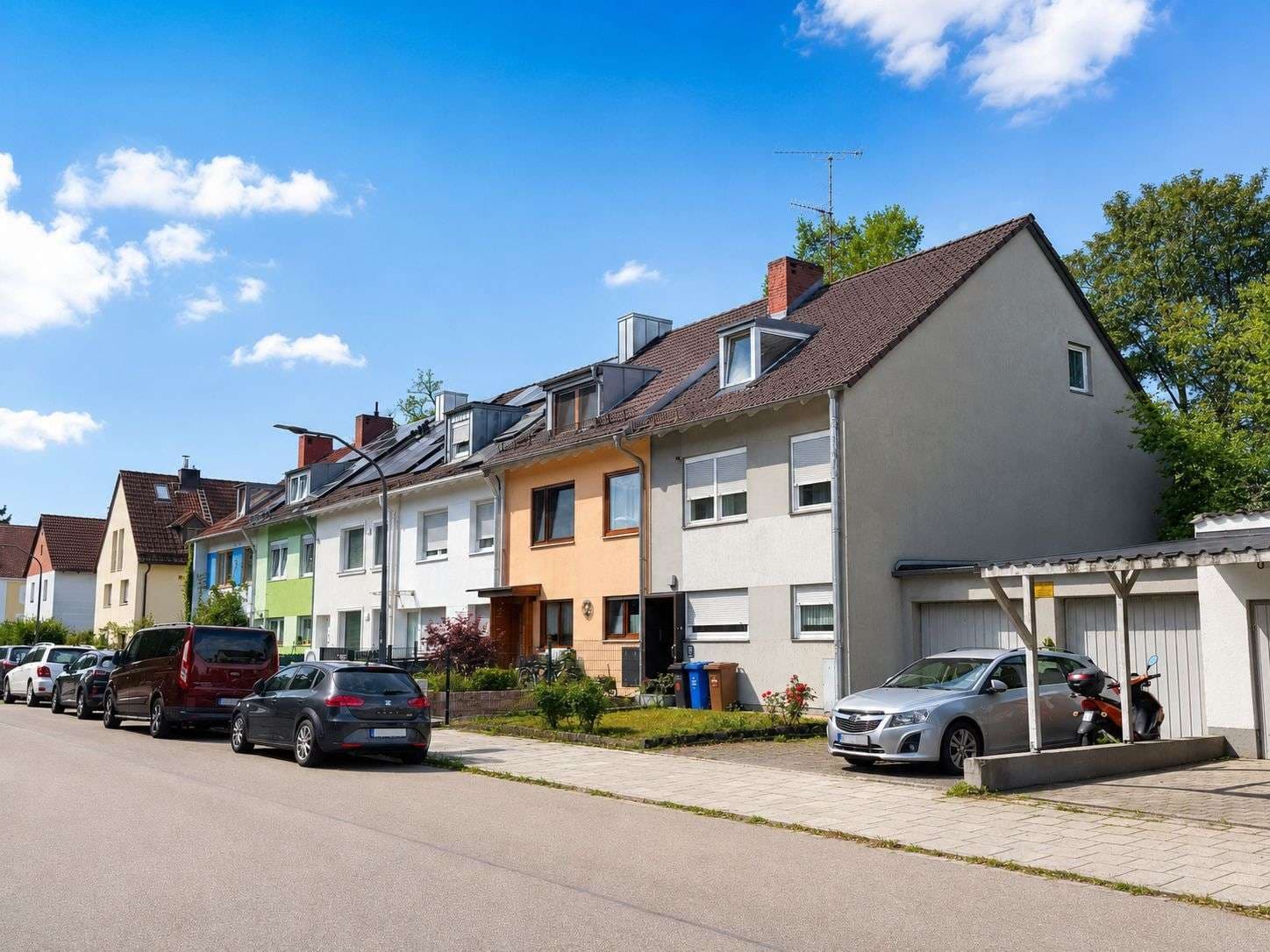 Reiheneckhaus mit großem Grundstück und viel Potenzial in begehrter Lage von Obermenzing