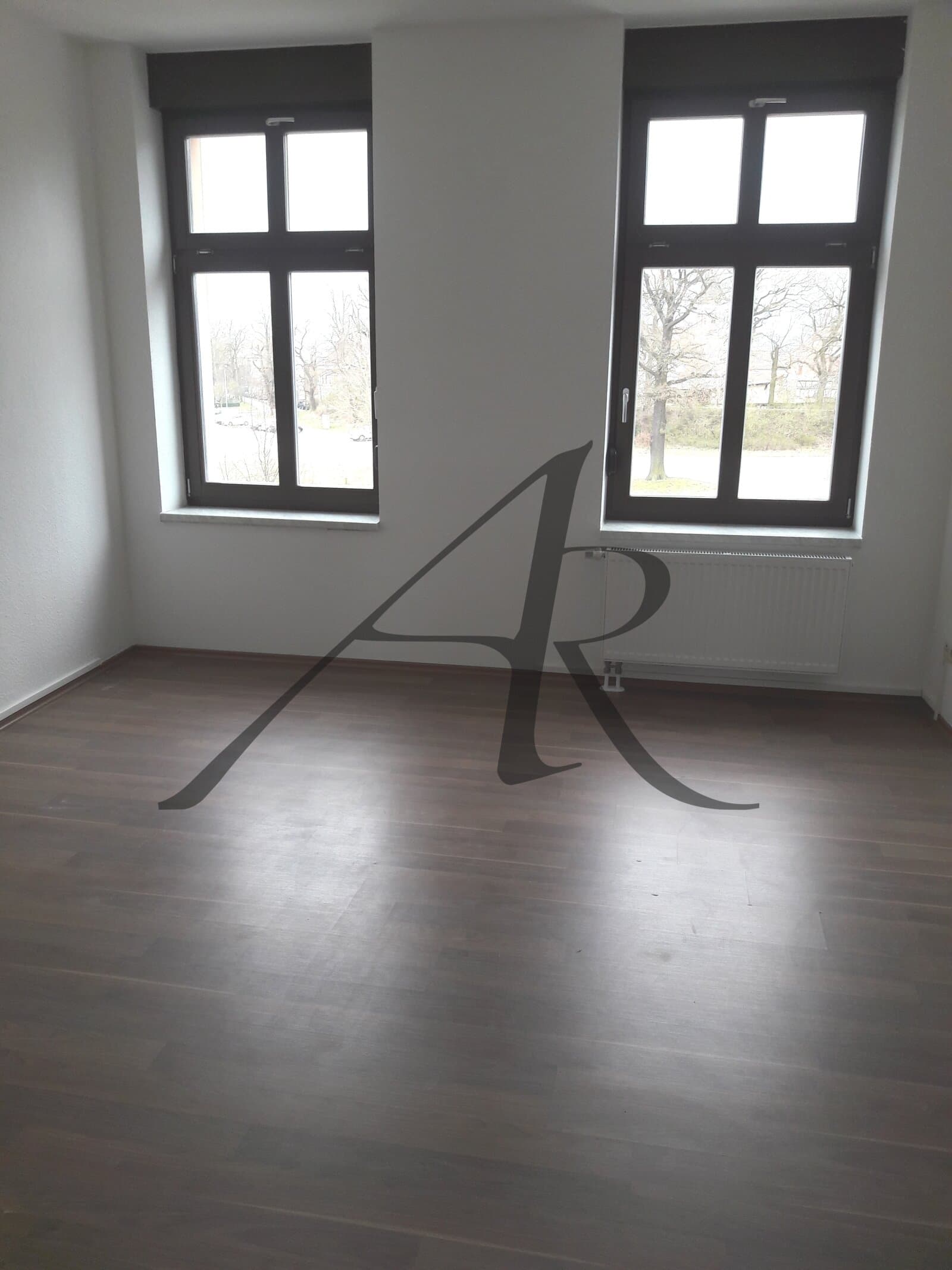 Stendal Nord: 2 Zimmer, Balkon, Einbauküche, Dusche
