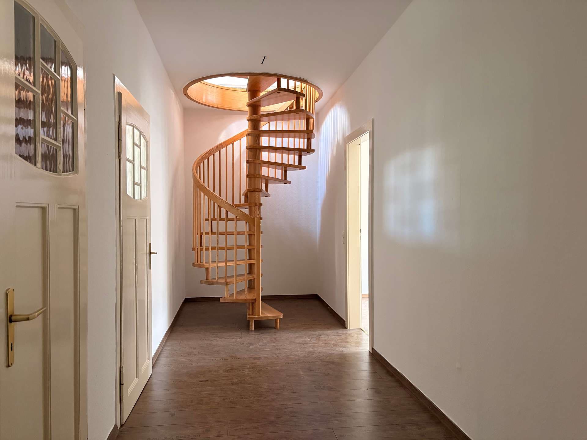 Maisonettewohnung mit zwei Balkonen und großer Küche im wunderschönen Gohlis!